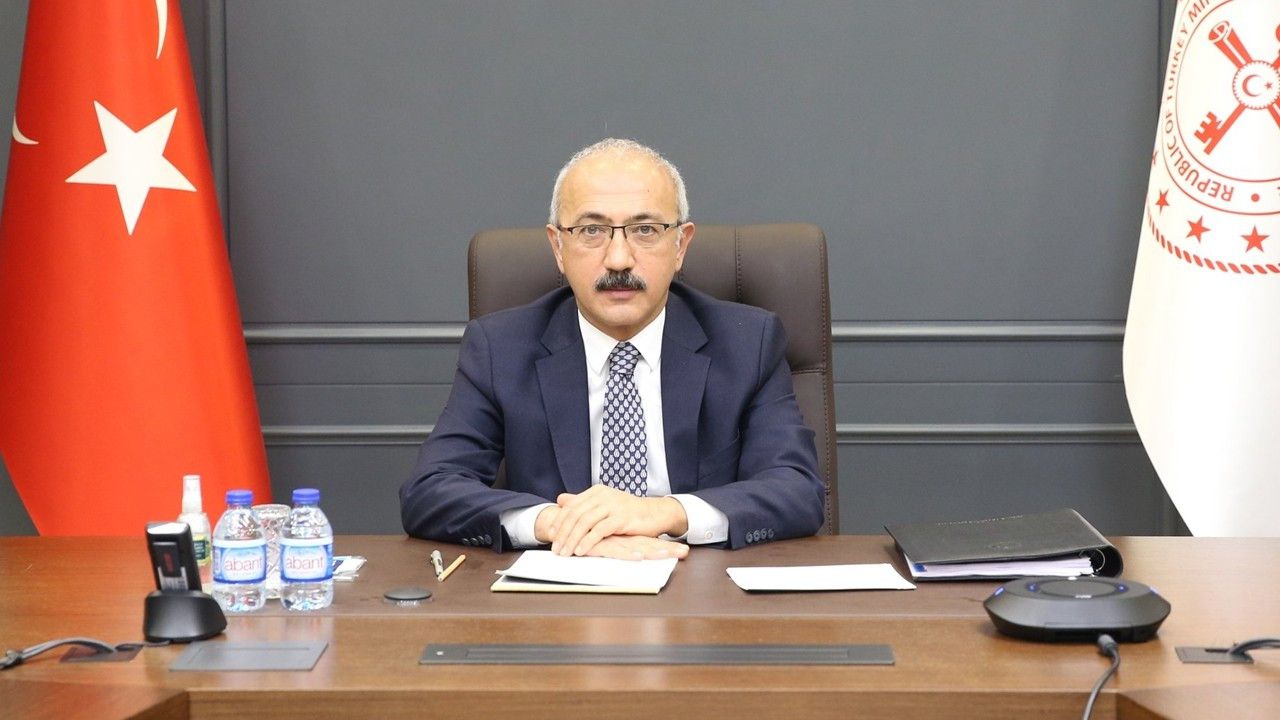 Bakan Elvan’dan 128 milyar dolar açıklaması: “Yöntem eleştirilebilir ama kimseyi yolsuzlukla suçlayamazsınız”