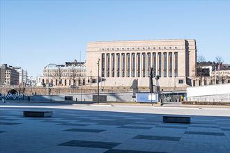 Finlandiya Parlamentosu, NATO'ya katılım başvurusunu onayladı