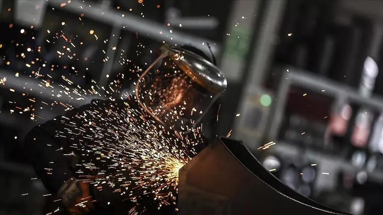 Sanayi üretiminde beklentilerin üzerinde  artış