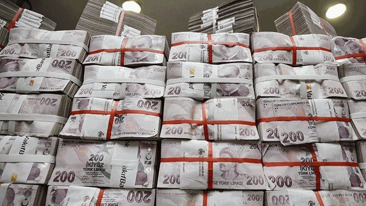 Bankacılık sektörünün kredi hacmi 13,5 trilyon lira oldu