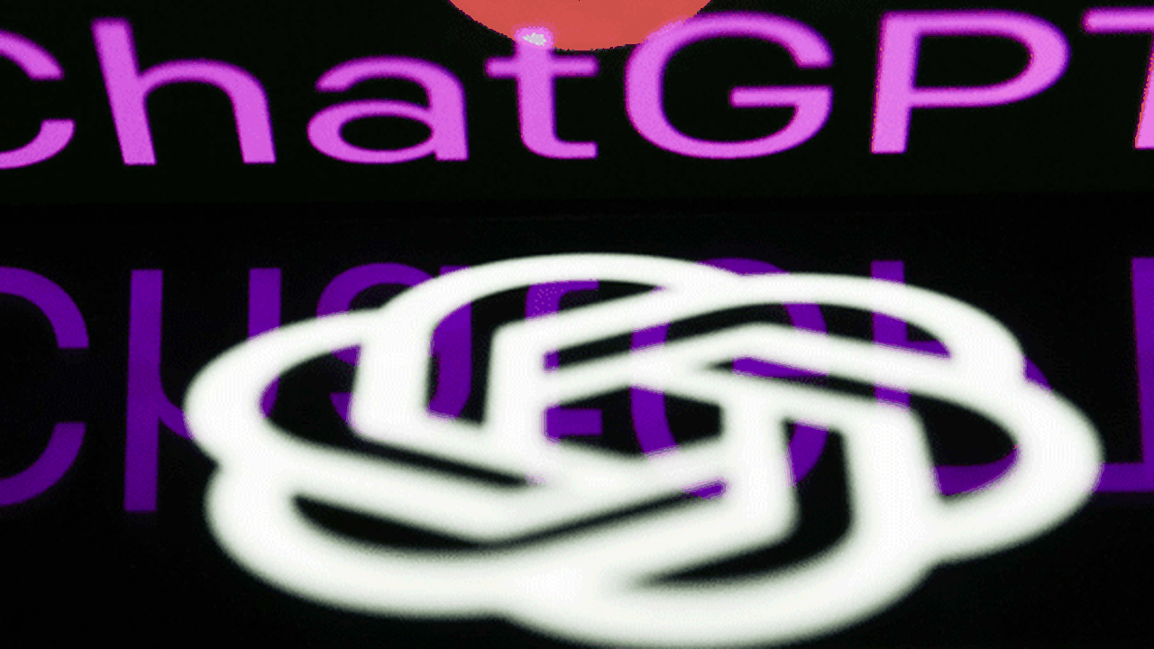 İtalya, ChatGPT’ye göz kırptı