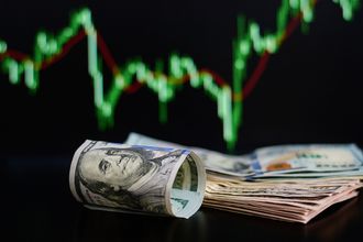 Yabancı hisseyi azalttı tahvillere yüklendi