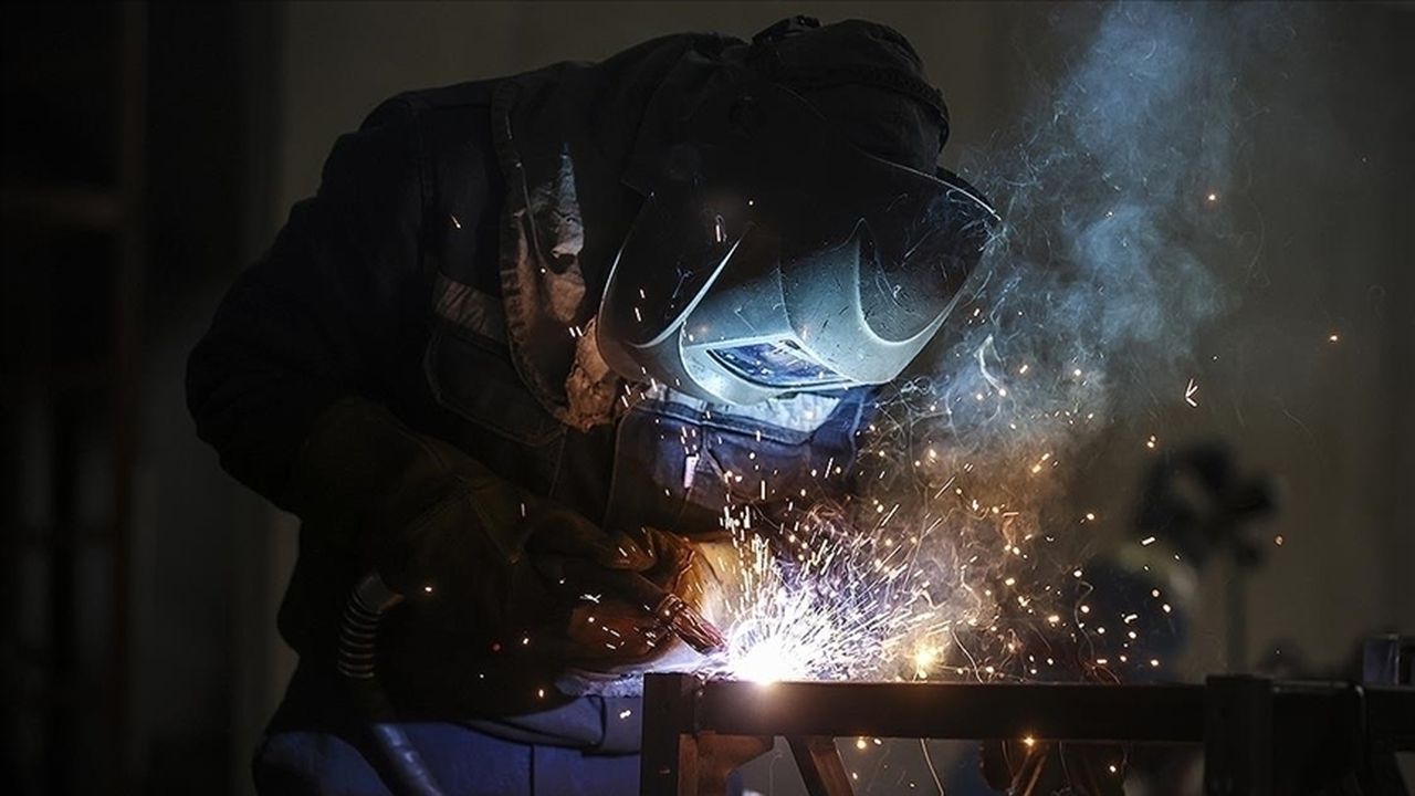 Çalışan kişi başına üretim azaldı